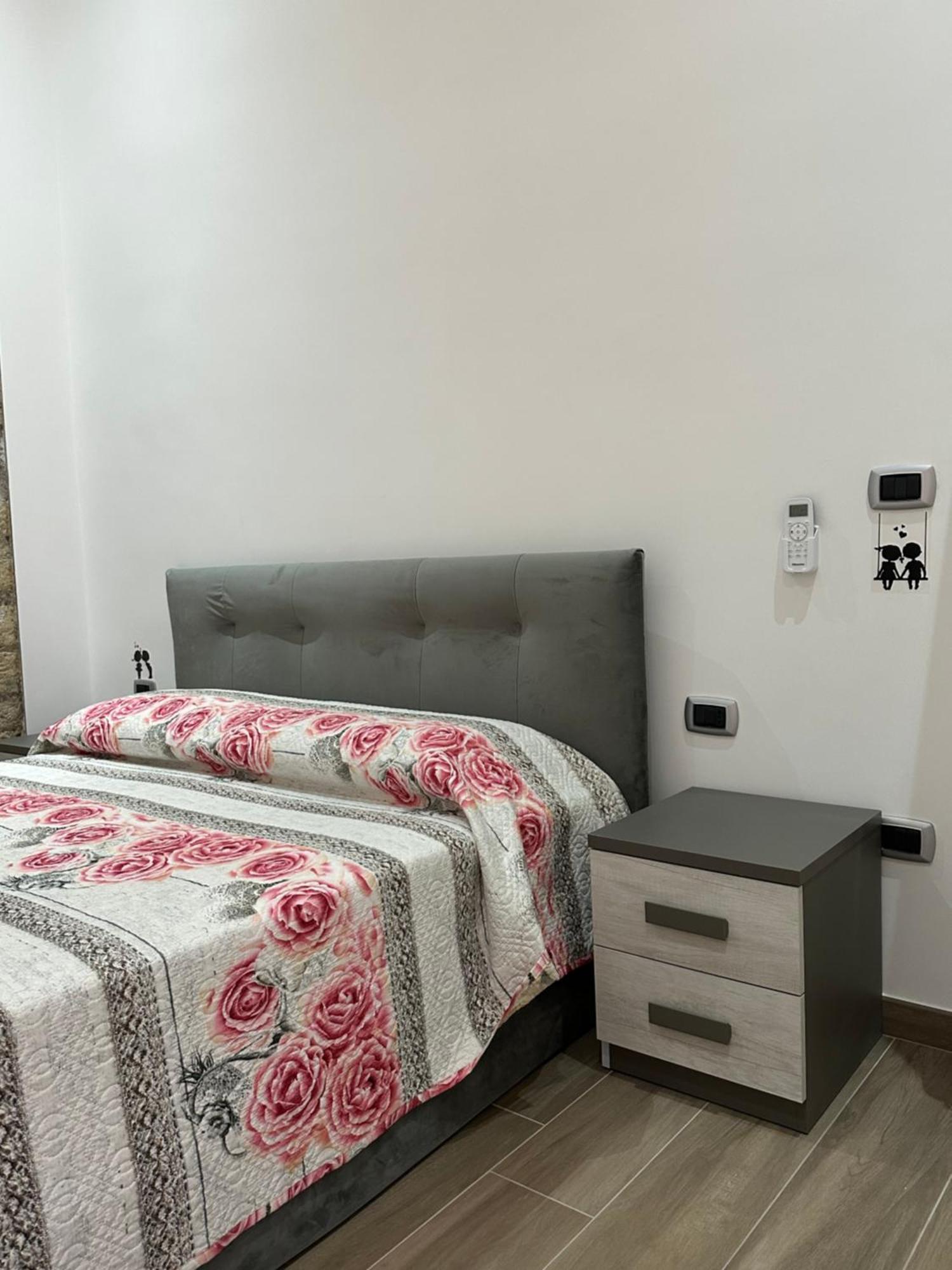 Alfondaco14 Apartment Napoli Bagian luar foto